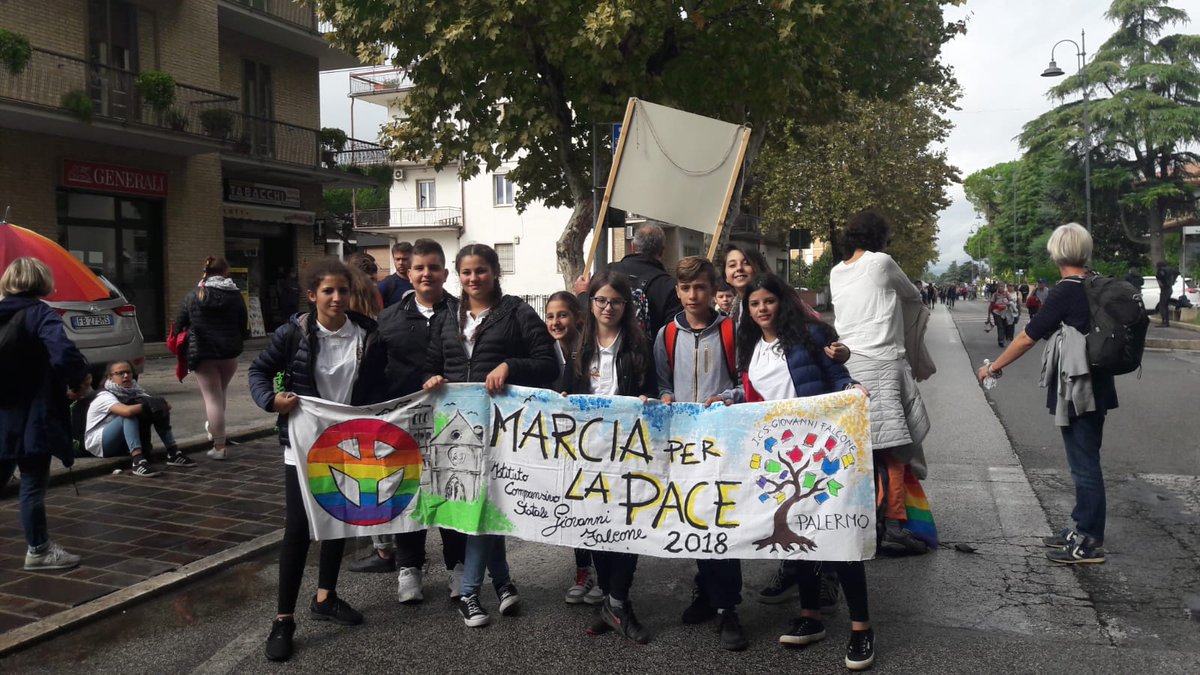 CgilBologna's tweet photo. #inmarcia #marciadellapace #PerugiaAssisi #cisiamoanchenoi #cgil #Bologna https://t.co/qwGBnh4gmC