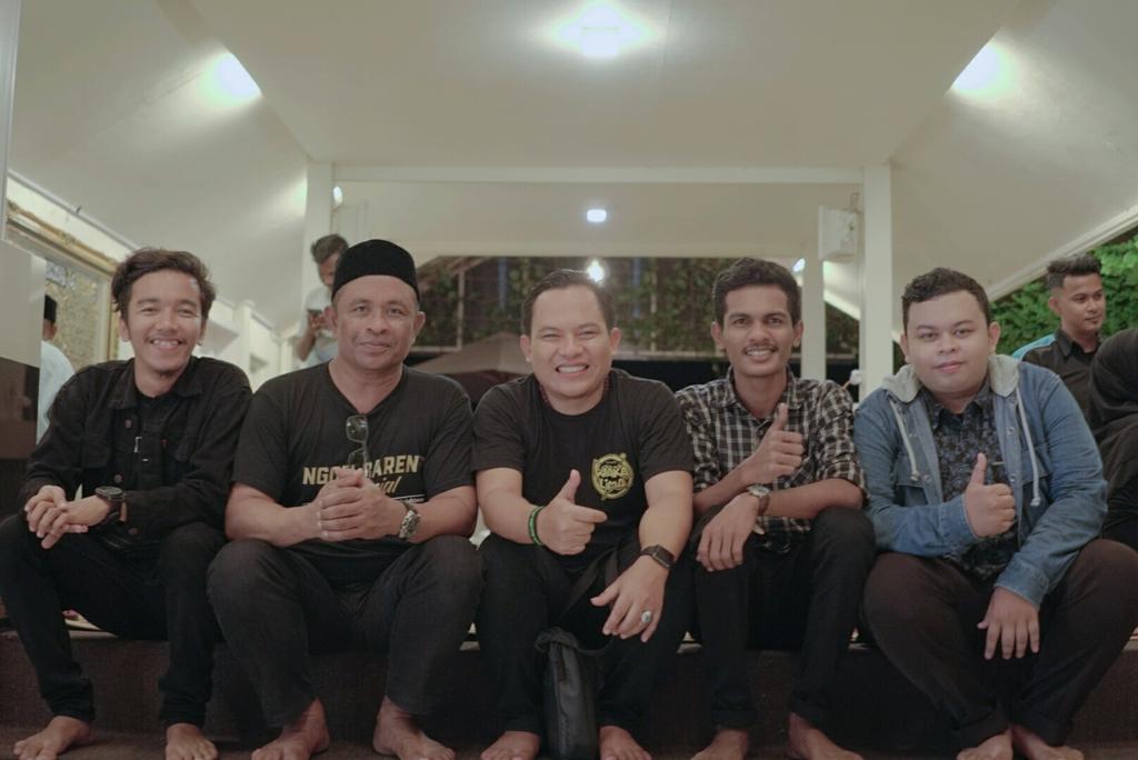 TeukuIsmail5's tweet image. Bersama musisi hebat Indonesia, kanda @RaflyAceh dan juga bg Paank Wali Band

#waliband #banwali #aceh #musisi