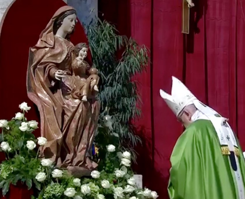 @Pontifex_es #VirgenDelRosario #PrayForTheChurch #OurLadyOfTheRosary #Nossasenhoradorosário #MadonnaDelRosario #NotreDameDuRosaire #Rosenkranzfest  SANTA MARÍA DEL ROSARIO,Protege Y Cuida Con Especial Y Maternal Amor A S. S. El Papa Francisco, A La Iglesia Santa Y Universal,Y A Tod@s Nosotr@s