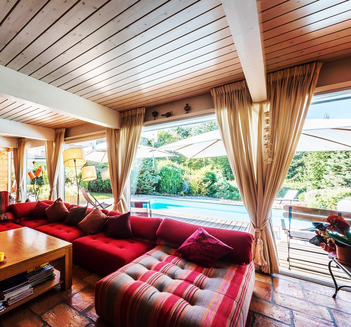 Clarys_EA's tweet photo. [En vente chez Espaces Atypiques Annecy] 

Ossature bois contemporaine avec piscine 

#espacesatypiquesadore #espacesatypiques #espacesatypiquesannecy #immobilierdecale #houseoftheday #annecy #annecylevieux #picoftheday #archi 

https://t.co/V3f6tq9BNT https://t.co/KWkKnRm6ky