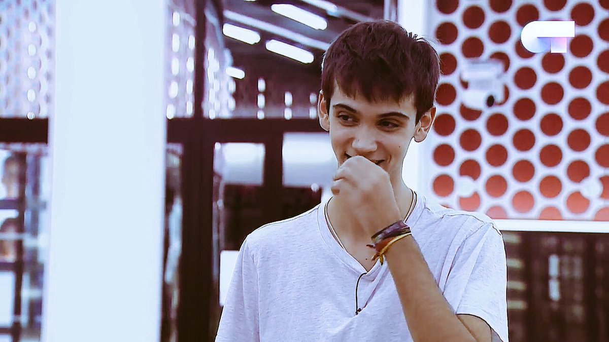 harrybemyhero's tweet photo. por ti estaré, 
por ti ya estuve 
y estaría

 #OTDirecto7OCT https://t.co/FHTcwWK524