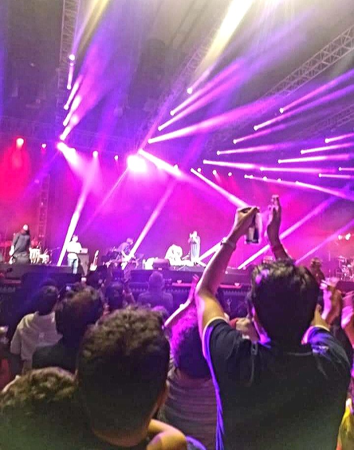 maliniawasthi's tweet photo. Standing Ovation!!!!!
🙏🙏🙏🙏
packed house in mumbai ! #AwadhiJugalbandi 
Thank You #paddyfields2018
@anrman  @PaddyFieldsFest 
#Folk #folkfusion #awadh #maliniawasthi https://t.co/ItXkq9cs6u