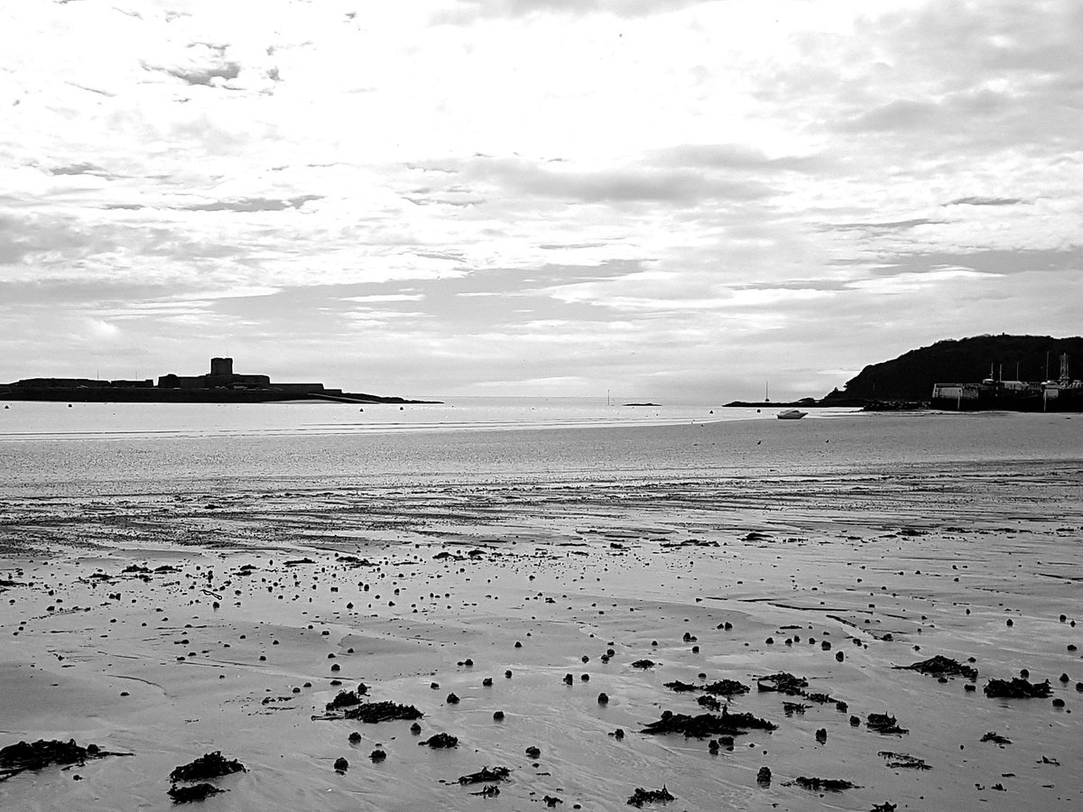 MonochromeShad1's tweet image. #blackandwhitephotography #sthellier #Jersey