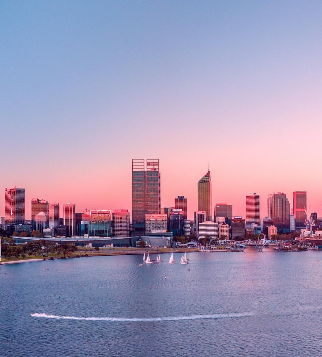 SightseeingPass's tweet photo. Sunday #sunsets 🌇💕.
Another stunner of a pic by @el.picko / IG 📸.
#justanotherdayinWA 
@WestAustralia @Australia @CityofPerth https://t.co/rIqBQwNXhM