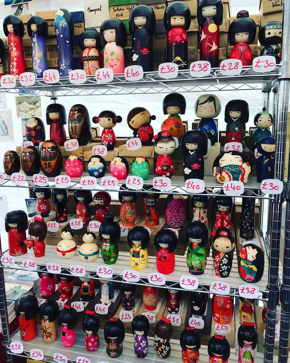 Cutiecharacters's tweet photo. Japanese craft dolls #japan #japenesefestival #london #trafalgarsquare #travel #trip #tourist #sourvenirs #dolls #crafts #designs https://t.co/P9RfcD2EMV
