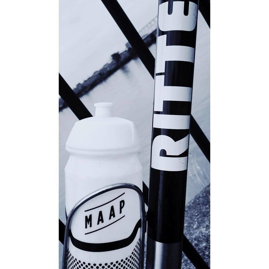 MFJ_Plantbased's tweet photo. MAAP×RITTEは愛すべき組み合わせ。

#RITTECYCLES #RITTEsnob #cyclismdotjp
#kingcage #maapapparel ➡️https://t.co/WdetquXopU https://t.co/WYbXuyut2i https://t.co/P4T0VL6wwW