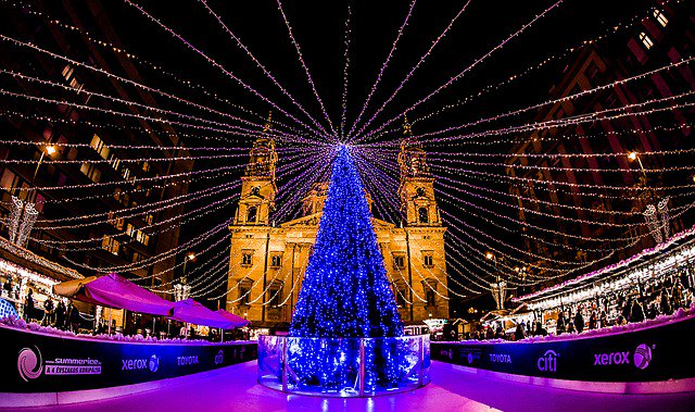letenkovnik's tweet photo. VÁNOČNÍ TRHY v Budapešti z Prahy za 893 Kč (zpáteční)! https://t.co/CklGZ97TMC #Budapest #Vanoce #letenky #cestovani https://t.co/lgv5ZVGUG0