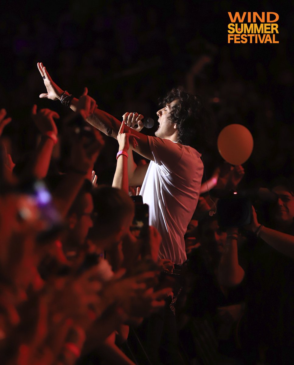 SummerFestival's tweet photo. "E alla mia macchina gli voglio bene e a questa vita io gli voglio bene...” che ne dite di ricantare insieme a @MetaErmal? ➡ https://t.co/9Aj3oLM47v #WindSummerFestival https://t.co/5hsAaHcMVm