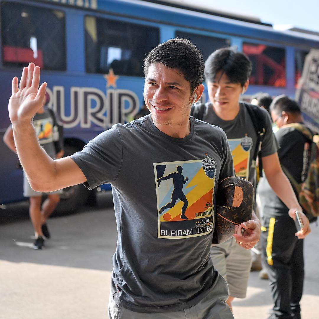 BRUTDunofficial's tweet photo. #ToyotaThaileague
THE FINAL MATCH
Let's Make It To The New History!
#RBMFC VS #BRUTD⚡
⏰6.00 PM Kick-off
📺TrueSport HD3(668), @TrueID_app
#BuriramUnited #ThaiLeague #THAILAND #TTL2018 #ไทยลีก1 #Buriram #Football #ฟุตบอลไทย https://t.co/bHU9XsHzMT