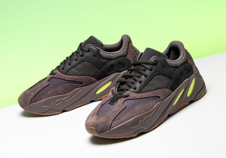 yeezy mauve 700 stock numbers