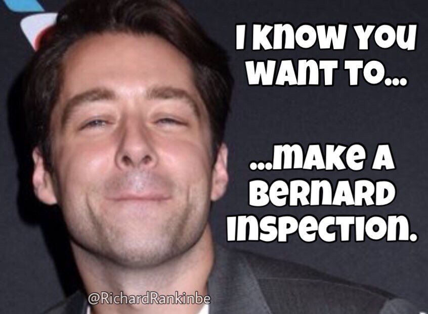 RichardRankinbe's tweet photo. Q: Can a Beard’s motto be ‘Less Is More’? 🧐🤓🧔🏻

(A: Yes! 🙈🎉😍) 

#BernardJr &amp; #RichardRankin at #NYCC
(Pic via @FFASiteTweets) https://t.co/E6QPZAASFY