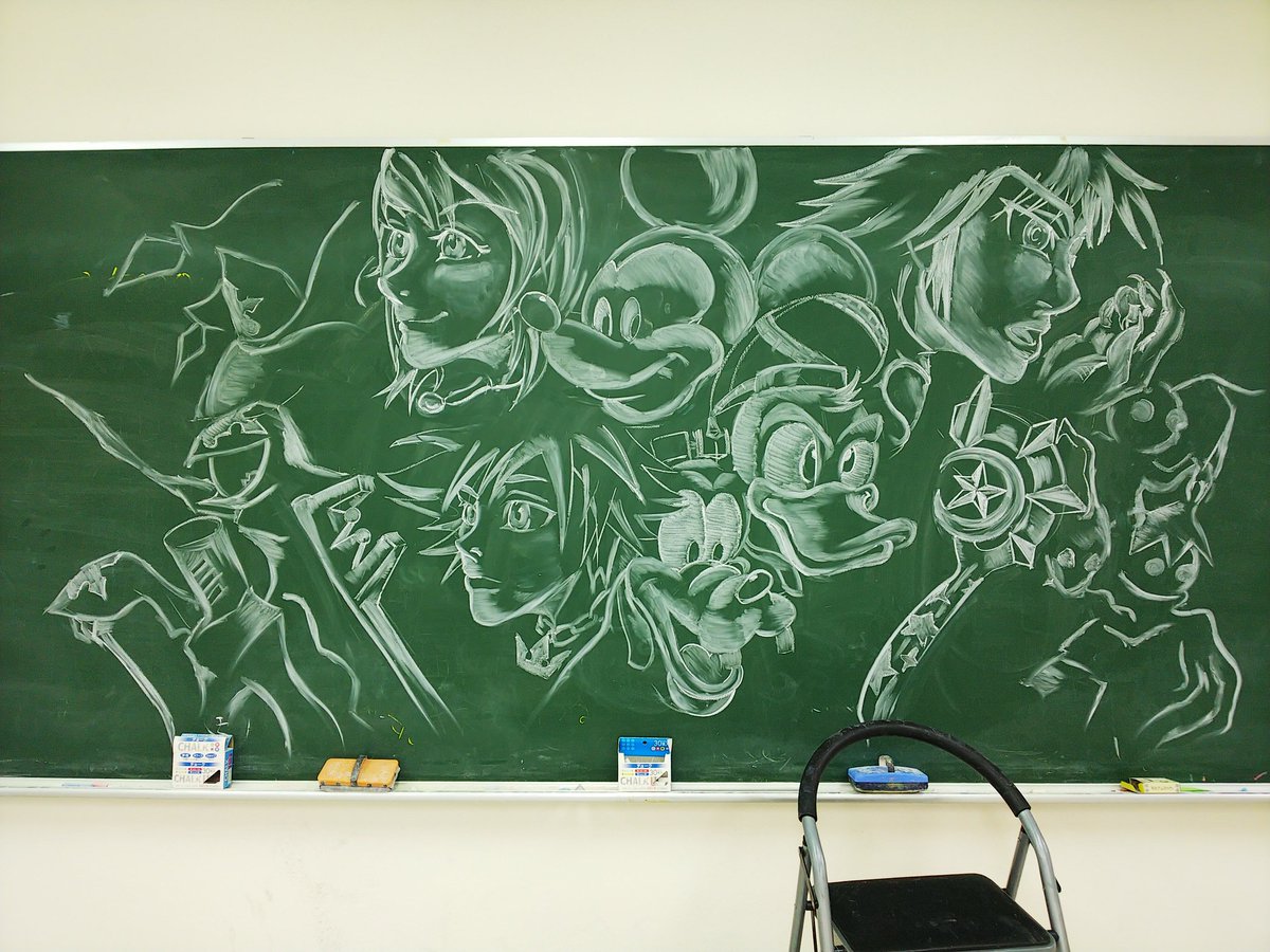 Taiga Ar Twitter とある場所にてチョークで落書き 最近はまったキングダムハーツの ソラ ドナルド グーフィー 王様 ミッキー を描きました S ｪ S ディズニー キングダムハーツ 黒板アート イラスト T Co R00utobkh1 Twitter