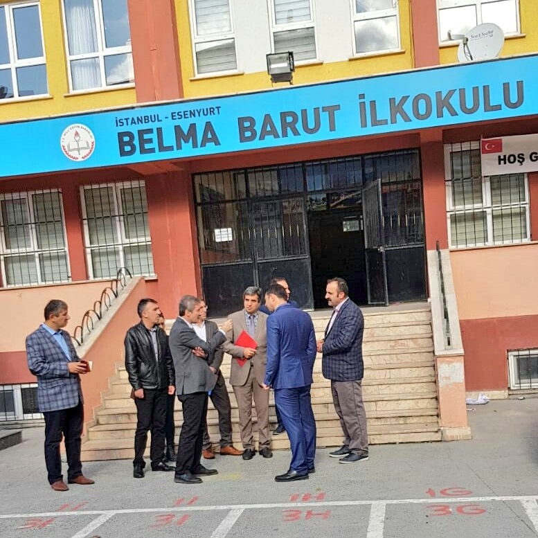 Müdürümüz Sayın Levent YAZICI, Okul ziyaretleri çerçevesinde bu hafta Esenyurt Belma Barut İlkokulu'nda incelemelerde bulunarak, çağ nüfusunun yoğun olduğu bu bölgemizde sınıf mevcutlarının azaltılması ile ilgili alınan tedbirleri değerlendirdi.
<a href="/tcmeb/">Millî Eğitim Bakanlığı</a> <a href="/memleventyazici/">Levent Yazıcı</a>