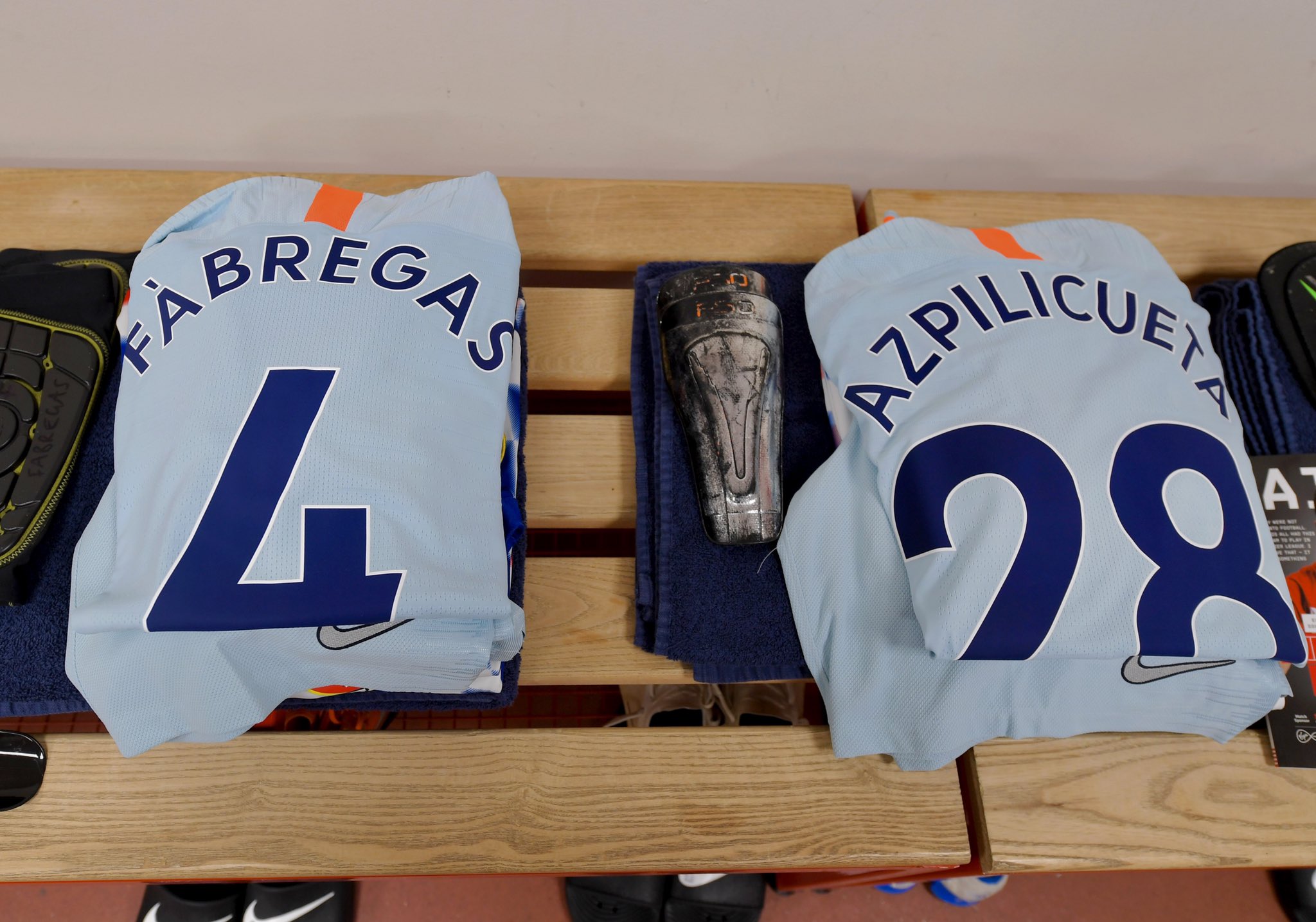 Insigne Chelsea FC – Kit A. Cole N°3 – Football