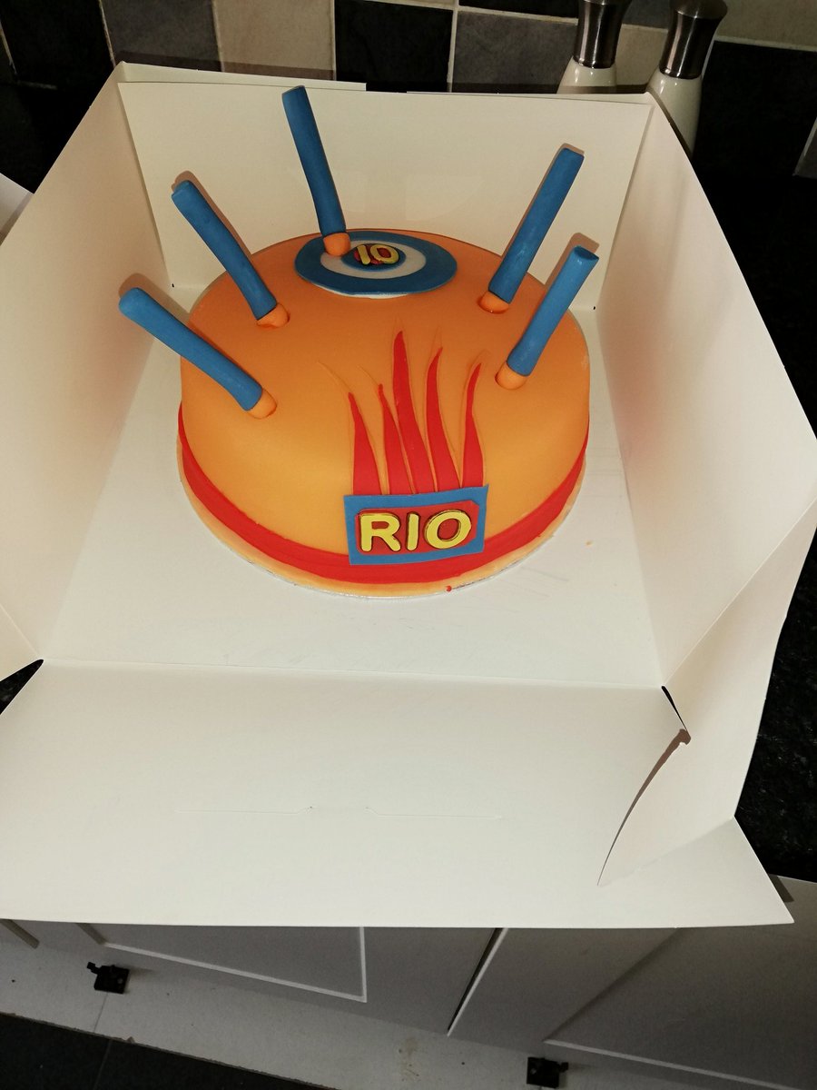 rachwil24's tweet photo. My boys party today #nerfgunparty #nerfcake https://t.co/ncaPZfgnG0