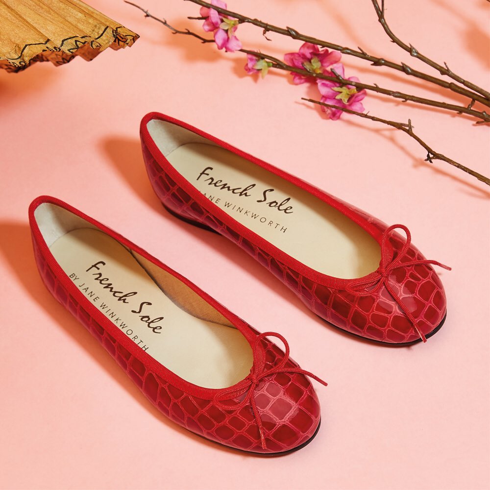 frenchsole's tweet photo. ✨Chinese Golden Week ends today and we wanted to treat you with 20% off all styles, Offer excluding signature collection and accessories.✨ #frenchsole #chinesegoldenweek #shop #london #floralstreet #kingsroad #marylebonelane #promotion #balletflats #balletshoes #balletflats https://t.co/y58pOAEOyv