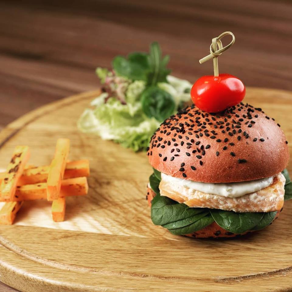 Enjoy Fresh ingredients and healthy cooking and benefit from 15% off total bill at Eatopia with your #QICAdvantageClub membership
qicadvantageclub.com/deal/details/1…
#eatopiaqatar #qatar #lightmenu #newmenu #caloriecounting #healthyanddelicious #instafood  #dohafoodies #qatarfoodies