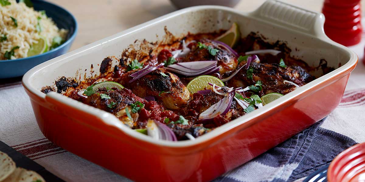LeCreusetUK's tweet photo. Add some heat to your Sunday Roast with our spicy Chipotle Chicken Recipe. Created in the one Stoneware dish, @ChefTomHunt uses hot chilli with tangy limes to flavour the chicken. It can also be stored in the fridge for up to 4 days! https://t.co/W1AYRPLq9b #RootToFruit https://t.co/XdM4SIzK4k