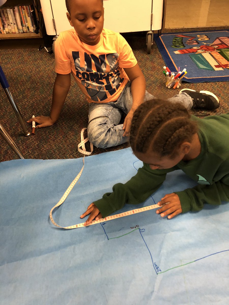 TheBarbashShow's tweet photo. The next part of HOT Block was designing a maze for the Dash and Dot robots to follow WHILE reading silly or spooky poems by Shel Silverstein! #MartinMustangsRead @MPS_Martin @STEMatMartin https://t.co/dbHJQoTY8F