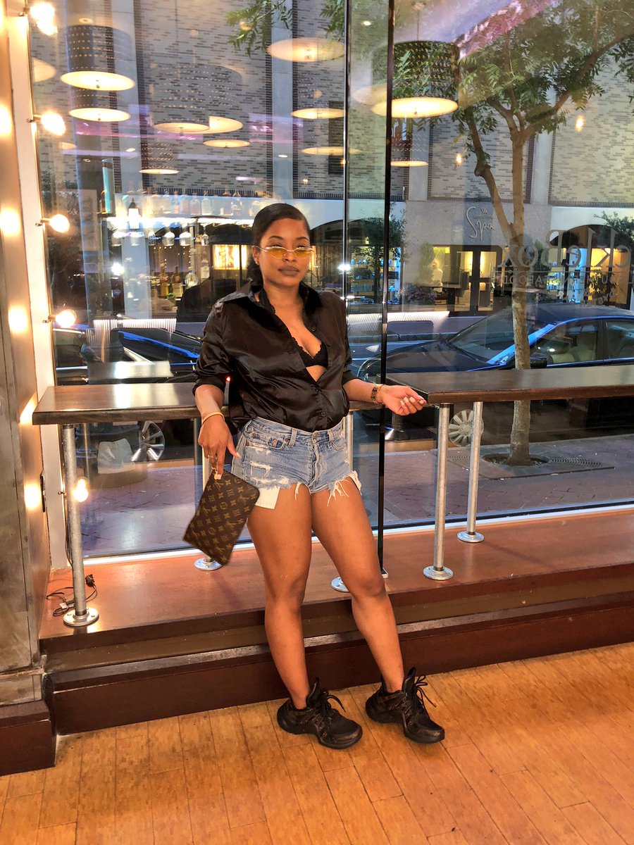 missny_'s tweet photo. bitch you gon fck around and drown off this wave.. https://t.co/JSrQjBYH1T
