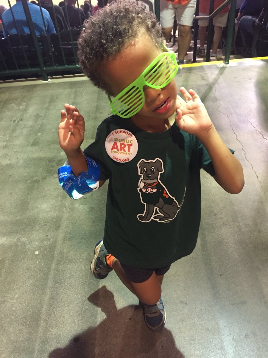 LindsayGiving's tweet photo. @CFGGnews  Langston Lindsay totally got into the 80’s spirit to celebrate @CFGGnews 35th Anniversary https://t.co/oTpvKVfkg7