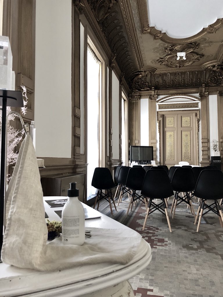 ScensEsp's tweet photo. Todo listo para la llegada de @consuelosilveir y su Masterclass del Lifting manual SCENS. #cosmetica #cosmeticanatural #cosmeticaorganica #cosmeticavegana https://t.co/wKcepmF1Aa