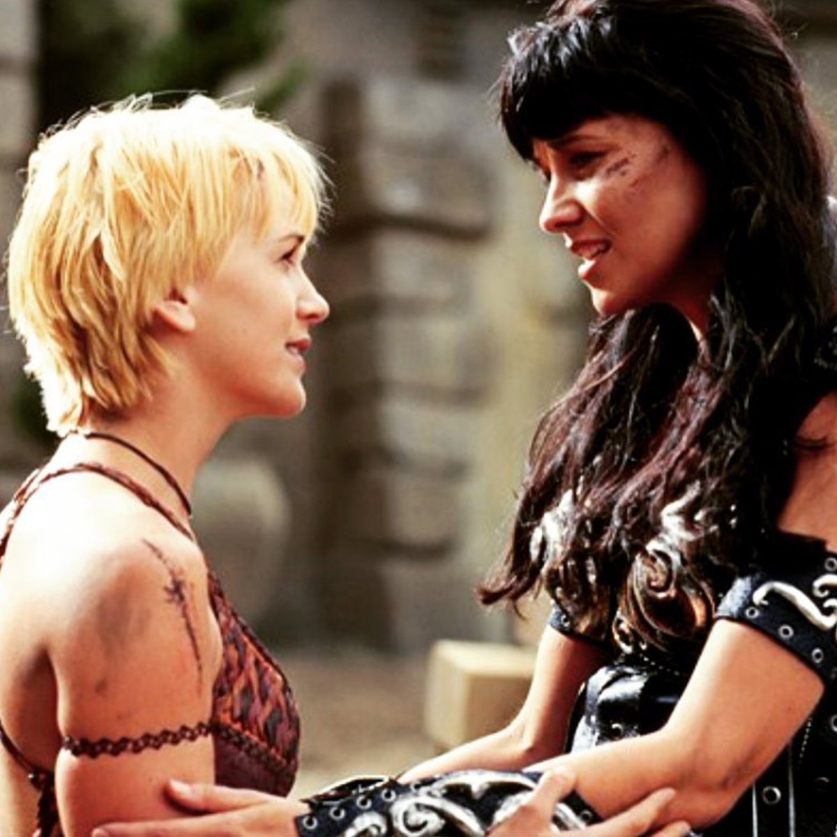 Cangel_SC's tweet image. Lucy @ReaLucyLawless I miss Xena &amp;amp; Gabrielle, like you have no idea! This show was amazing and deserved more seasons. I wish we could see Xena and Gaby fighting the good fight together again😊.
#xena #xenarevival #gabrielle #XenaMovie #xenaandgabrielle