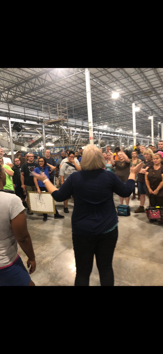 Tam_UPS's tweet photo. I wish I could post more than 4 pictures at a time. I'm about to overload you guys with Haslet Preload's awsomeness!! #GranOpening #HasletPreload #HasletHawks #SafetyFirst @RedRiverUPSers @ExperienceUPS @UPSers @UPS_News @roy_ups @gmcgufUPS @JoeGaukler @NilesShawna @hill_deryl https://t.co/9acFh2UEzH