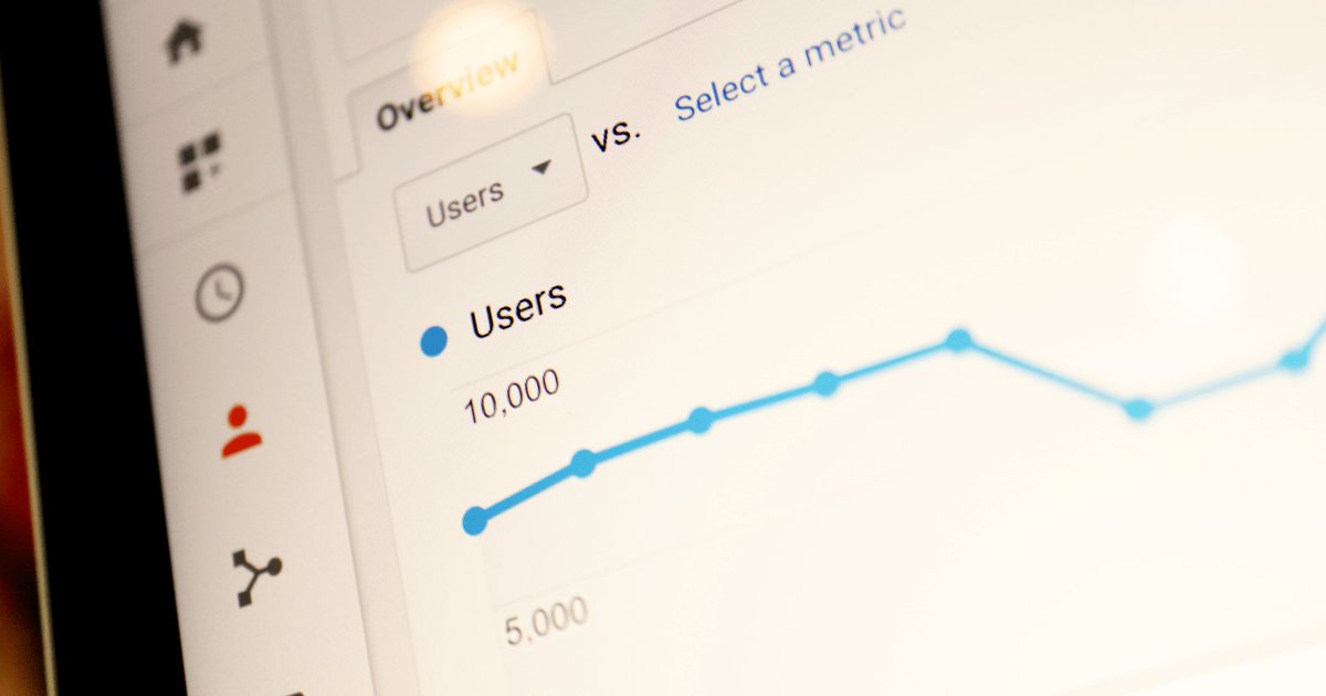 Google says site owners should take an honest look at the content that dropped in rankings after the August update via <a href="/mattgsouthern/">Matt G. Southern</a>. 👀 bit.ly/2RwhNPi #SEO