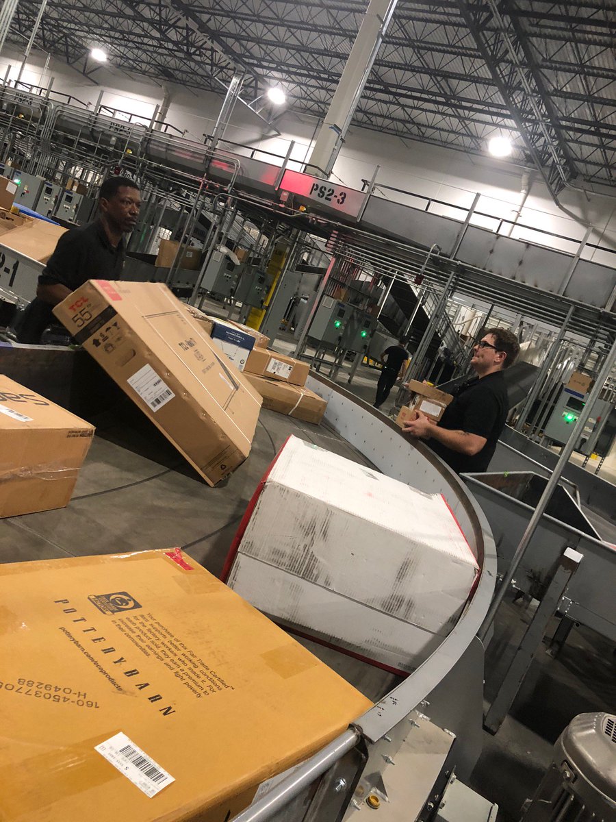 Tam_UPS's tweet photo. #GrandOpening @HasletPreload #HasletHawks @gmcgufUPS @hill_deryl @NilesShawna @JoeGaukler @RedRiverUPSers @ExperienceUPS @UPSers @UPS_News https://t.co/9wXx8wzkqZ