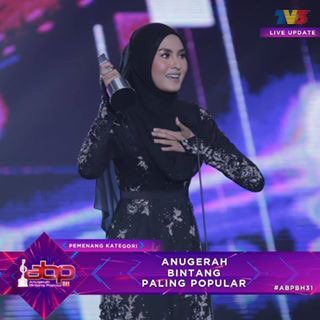 AbeShah4's tweet photo. 😍😍 @shazwanyhasrita bintang paling popular .... hhahaha, betul ke ni #ABPH31 https://t.co/Ydjs70uMaU