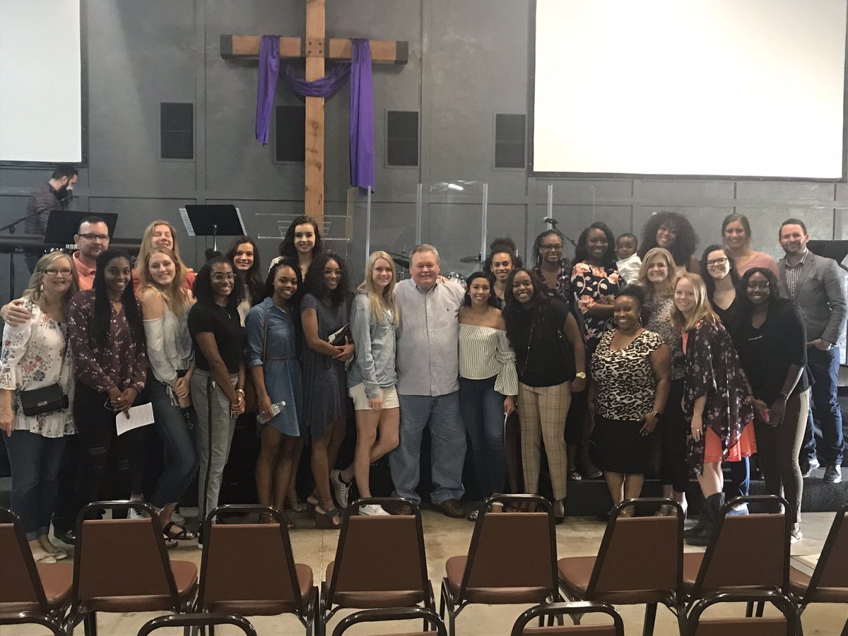 CoachGerlich's tweet photo. Great start to @LadyMavHoops Legacy Weekend with our biggest fan Pastor Randy who fills our hearts with the good word! We are blessed by Pastor and Doris! #Hesknocking #whatareyouwalkingawayfrom https://t.co/7SpJA4OixI