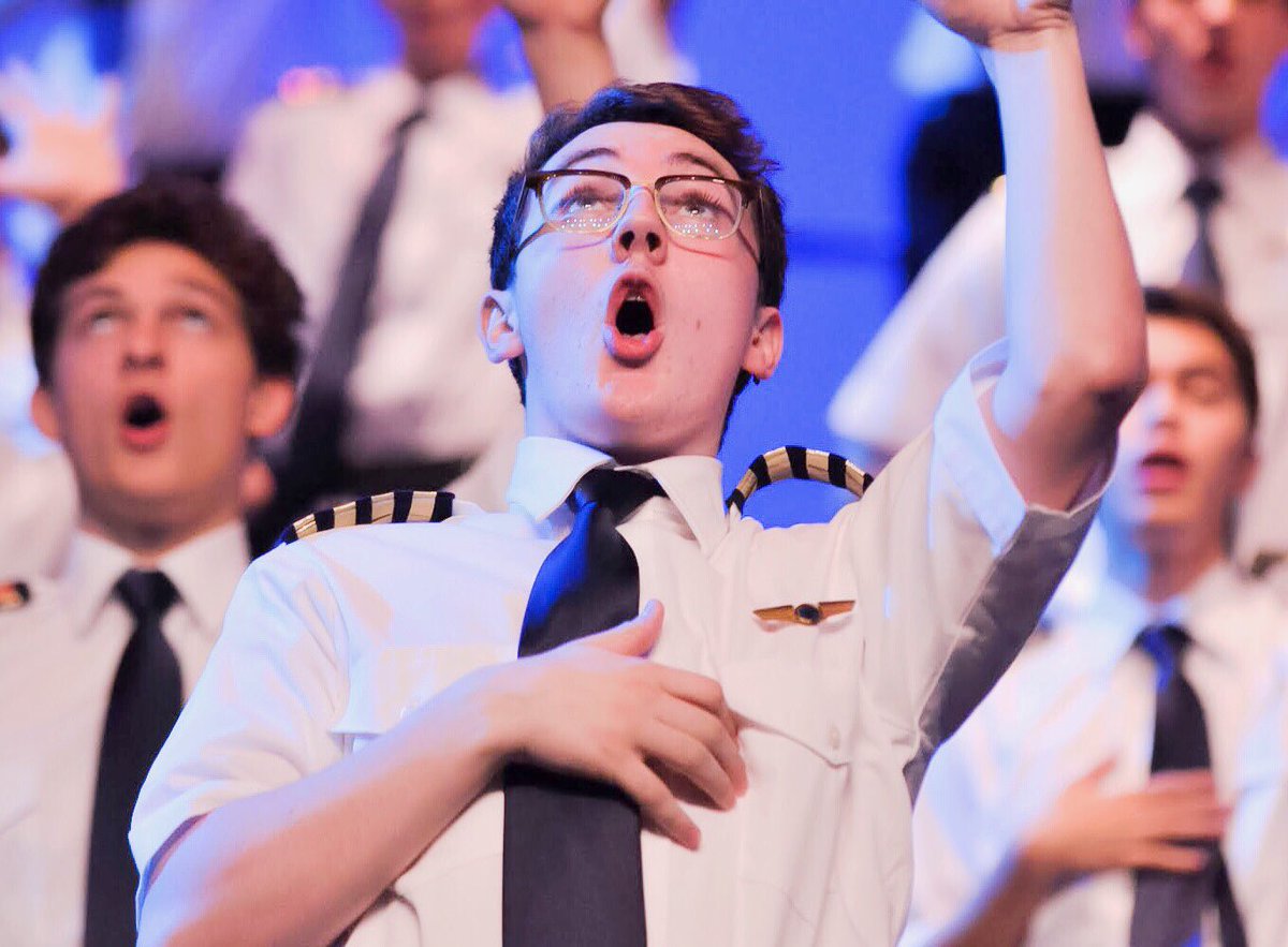HorizonChoirs's tweet photo. Oh yea!!!!! Are you ready to #jetset ✨🎶💃🕺🏽
Broadway Under The Stars is ready for takeoff 10/11-10/14✈️ Ticket link in bio ✨ #AZthingstodo #performingarts #catchmeifyoucan #broadway #bus2018 @HHS_HuskyHub @HHShuskynation @pvschools @HHSDawgPound https://t.co/BwX8vyWHkF