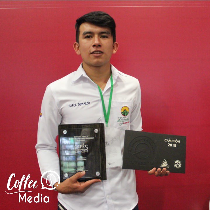 kinticoffee's tweet photo. Very proud! @haroolm is 2018 Colombian Coffee Cup Taster Champion! Congratulations to Harol Oswaldo Lasso and our partner coffee federation #asprounion!  #LaJacoba  #ExpoEspeciales2018 #SpecialtyCoffee #KintiCoffee https://t.co/NcmQMP1190