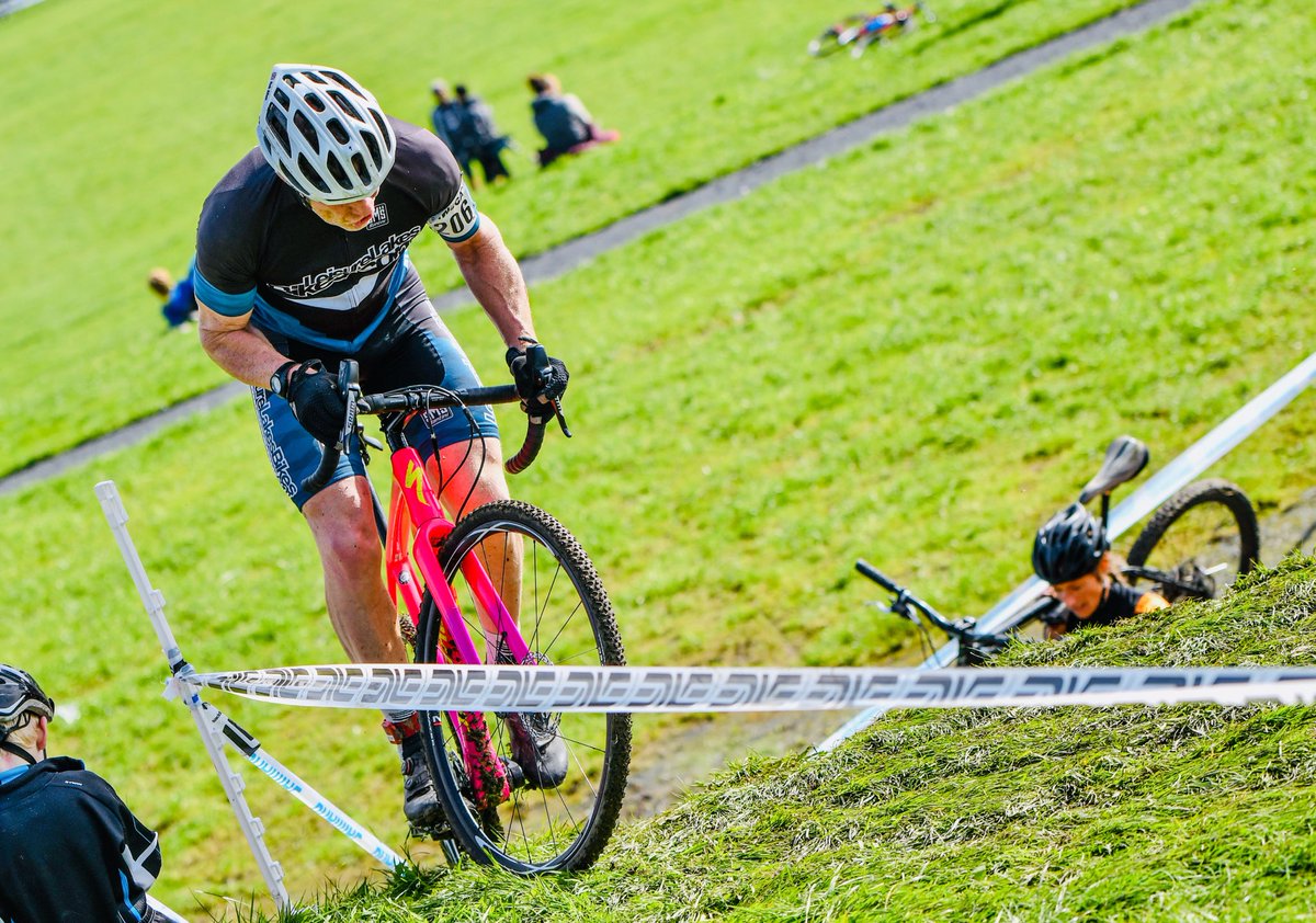 Awesome days racing, on-board one of the few bikes able to tackle this tricky climb ⁦<a href="/Specialized_UK/">Specialized UK</a>⁩ the 2019 Crux Elite enjoyed itself <a href="/nwcca/">NorthWest Cyclocross</a> Rd4 Westmorland County Showground
Pic ⁦<a href="/EllenIsherwood/">LancsRacingScene(fb)</a>⁩ huge thanks to ⁦<a href="/llakesbikesbury/">Leisure Lakes Bury</a>⁩ ⁦<a href="/LLBikes/">Leisure Lakes Bikes</a>⁩ 💪