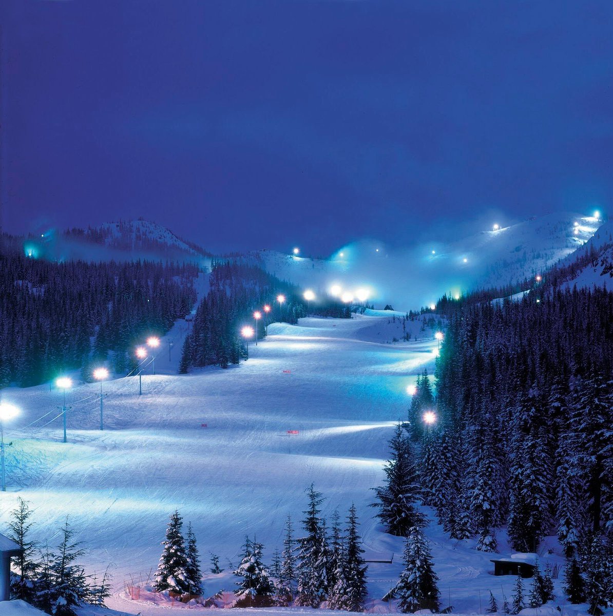 skibowl's tweet photo. With some snow falling on the higher elevations this weekend, it's time to get your #fusionpass! Come pick yours up at the @snowvana show October 19th-20th and you'll be ready to hit the hill! For more info or to purchase online go to https://t.co/N81E5mkPqM https://t.co/QdEdYBPCtY