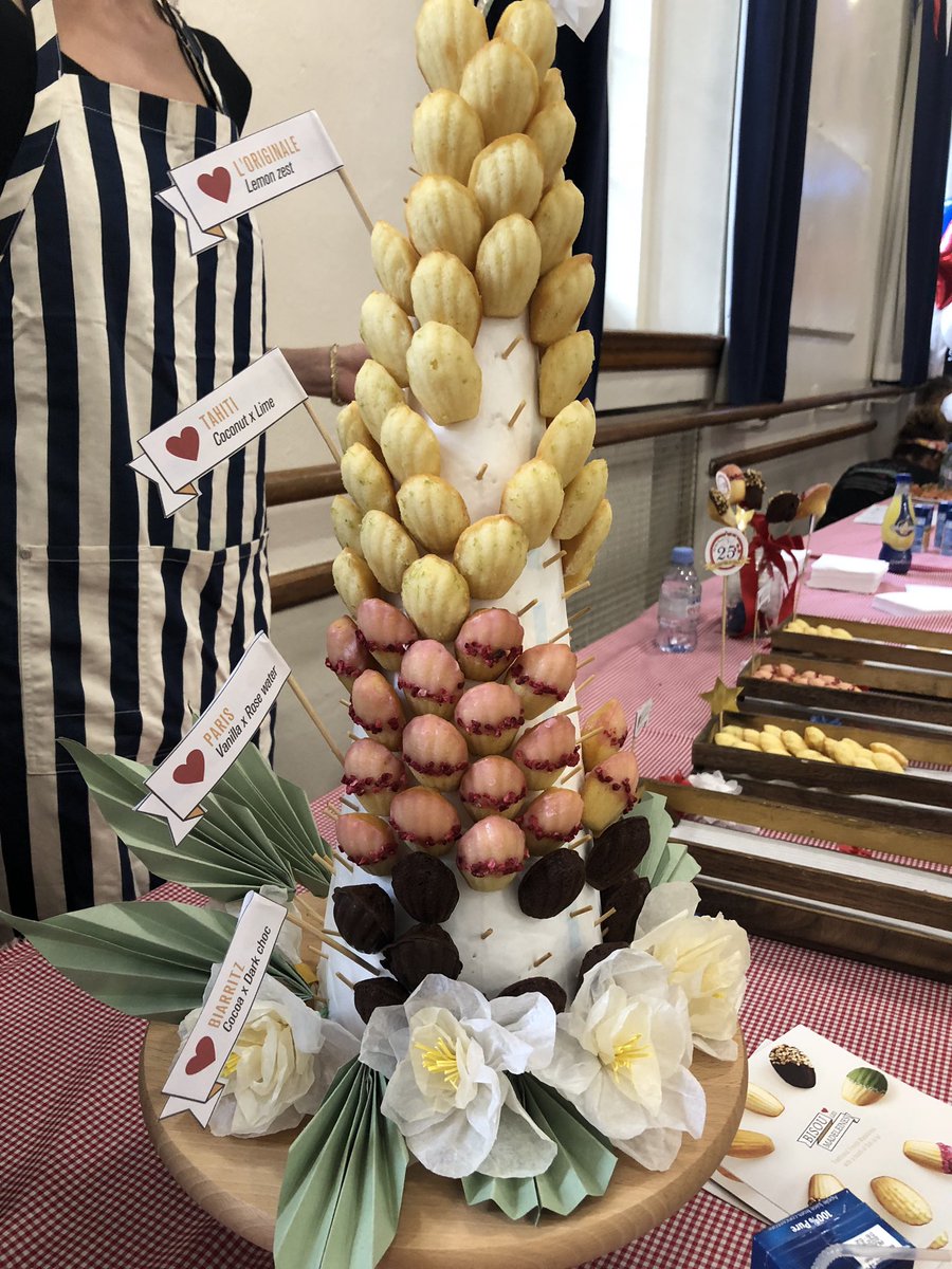AmandaFrolich's tweet photo. Supporting my incredible friend Stella this afternoon who was celebrating 25 years teaching her fun French lessons for children @ClubPierrot Congratulations, what a fab party! #frenchlessons #immersionprogramme https://t.co/5XIuEzoBTy