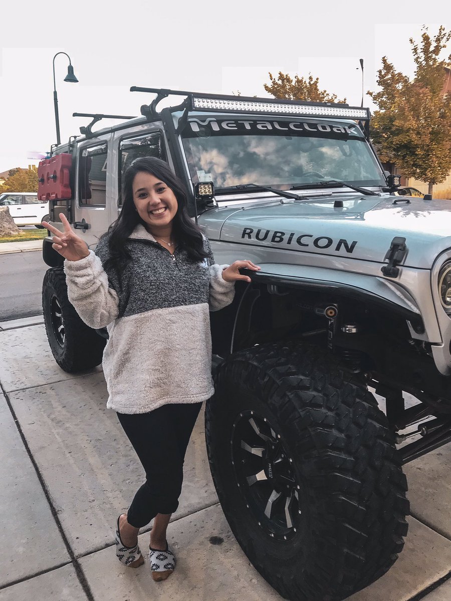 Gabie rocking an awesome Sherpa from <a href="/crawlher/">Crawlher</a> 🖤 if you haven’t already checked out their merch, GO DO SO! 🤘🏼