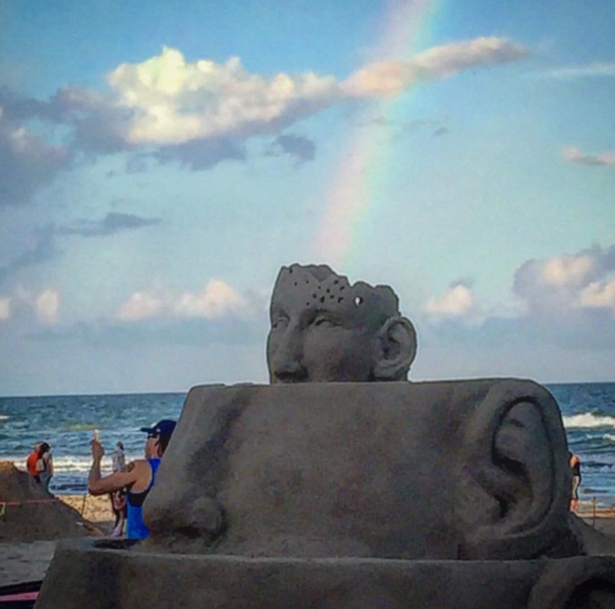 eventsculptures's tweet photo. “Higher Consciousness” by Joaquin Cortez. #sandcastledays #2018 #sandsculpture #sculpture #eventsculptures https://t.co/2gaocO2x7U