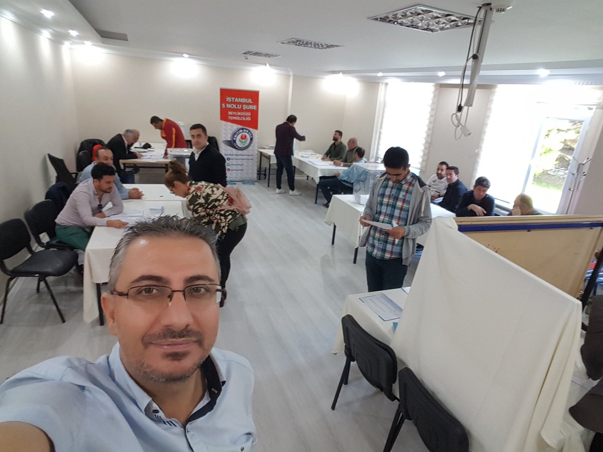 Bugün Beylikdüzü Öğretmenevi'nde yapılan ilçe yönetim kurulu ve şube delege seçimlerini üyelerimizin  büyük desteğiyle tamamlamanın gururu ve onurunu yaşıyoruz. Seçimlerimize katılarak, bizleri destekleyen Beylikdüzü  EBS'li değerli dava arkadaşlarıma gönülden teşekkür ediyorum.