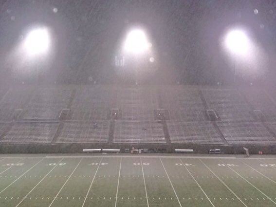 StevenCarroll77's tweet photo. The  MWSU &amp; A&amp;M Commerce game was suspended last night due to weather. The 2nd half is being played At UNT Apogee Stadium at 2pm. The score is 10-10. @northforneyinfo alum &amp; #OriginalGoons @jordancarroll99 &amp; @Devin_Beamon74  are on either sideline. Nothing going on? Come on! https://t.co/ZpdEPeB8Al