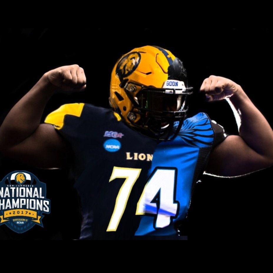 StevenCarroll77's tweet photo. The  MWSU &amp; A&amp;M Commerce game was suspended last night due to weather. The 2nd half is being played At UNT Apogee Stadium at 2pm. The score is 10-10. @northforneyinfo alum &amp; #OriginalGoons @jordancarroll99 &amp; @Devin_Beamon74  are on either sideline. Nothing going on? Come on! https://t.co/ZpdEPeB8Al