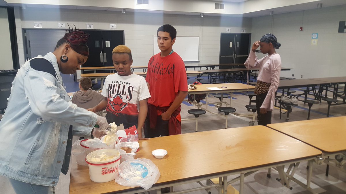 hale_rep's tweet photo. Two Scoops Club celebrated their first party! https://t.co/V9K8N4xEdn