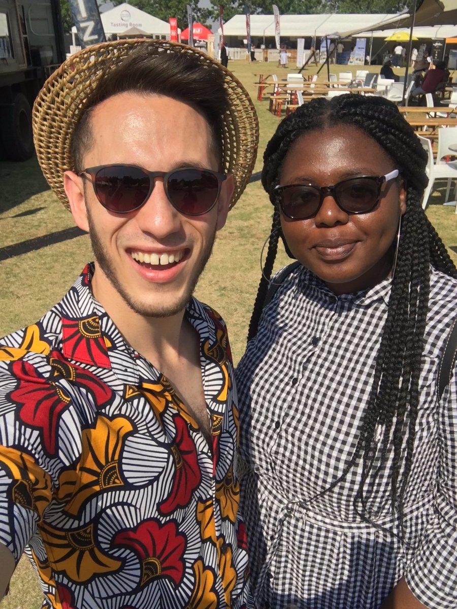 michael_cost_'s tweet photo. So great bumping into @FoxAndTheFro at #SWL2018 @StellWineLive @PicknPay https://t.co/qgNcvNOV7f