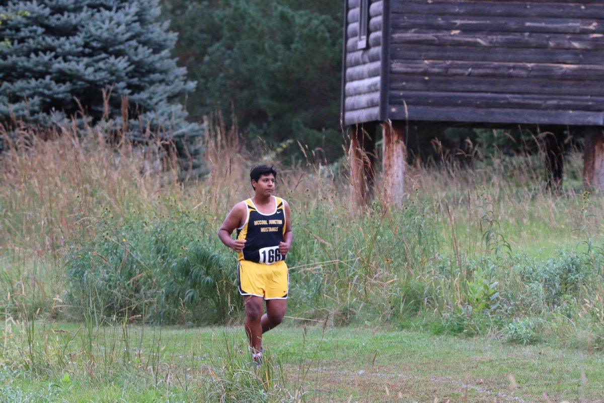 PrepRunningNerd's tweet photo. Nearly died as an infant.
4 open-heart surgeries.
A pacemaker.
Asthma in his undersized lung.
Complete faith in God. 

The next time you run, will you have as much heart as Noah Lambrecht?

https://t.co/pFFL4sd070

@mccoolmustangxc 
@CrossProb 
@Athletes4Him 
@tracksmith https://t.co/PfqM4LUlbG