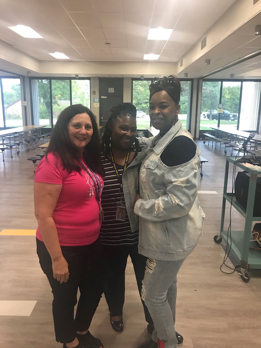 hale_rep's tweet photo. Thank you Mrs. Sheila and Ms. Stafos for your help.  Smith - Hale appreciates you both so much!
@DStafos https://t.co/Eew0kzWLfO
