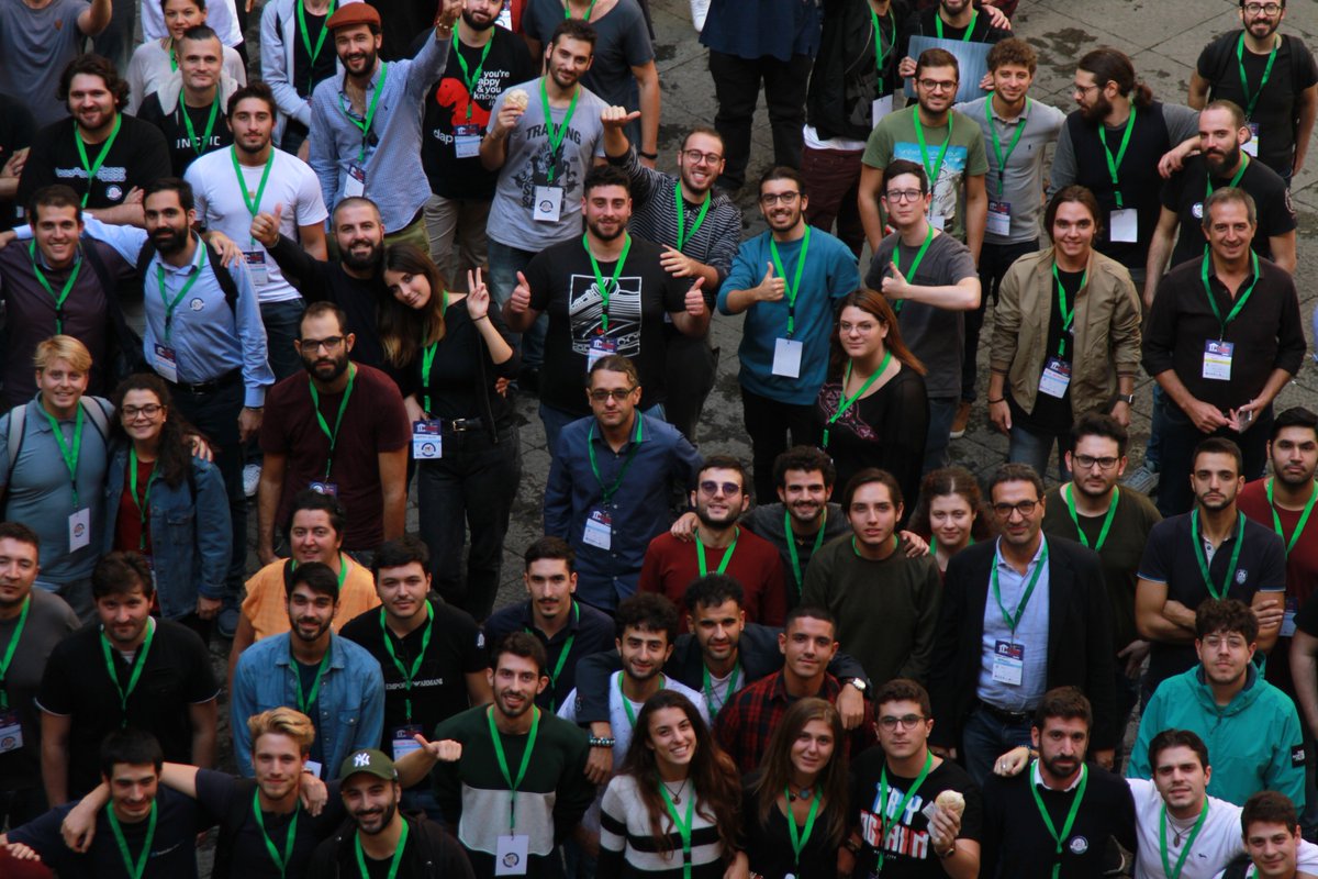 MakerFaireRome's tweet photo. #7ottobre #BuonaDomenica dagli #hackers che stanno partecipando a #HackNight18 aspettando #MFR18 . Si Sono fermati un attimo per salutare tutta la community di @MakerFaireRome - The European Edition  #maker #makerfaire https://t.co/hMt90vgJ1E