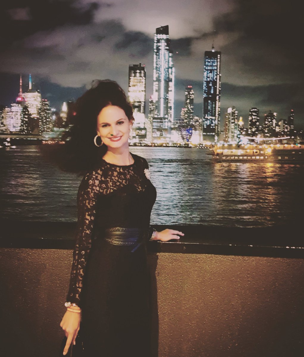 mjosevs11's tweet photo. New York, New York... En vivo y en directo. A la brisa del #RíoHudson. #HudsonRiver #ChartHouseRestaurant #NewJersey #NewYork #October2028 https://t.co/L0i5FyIcJj