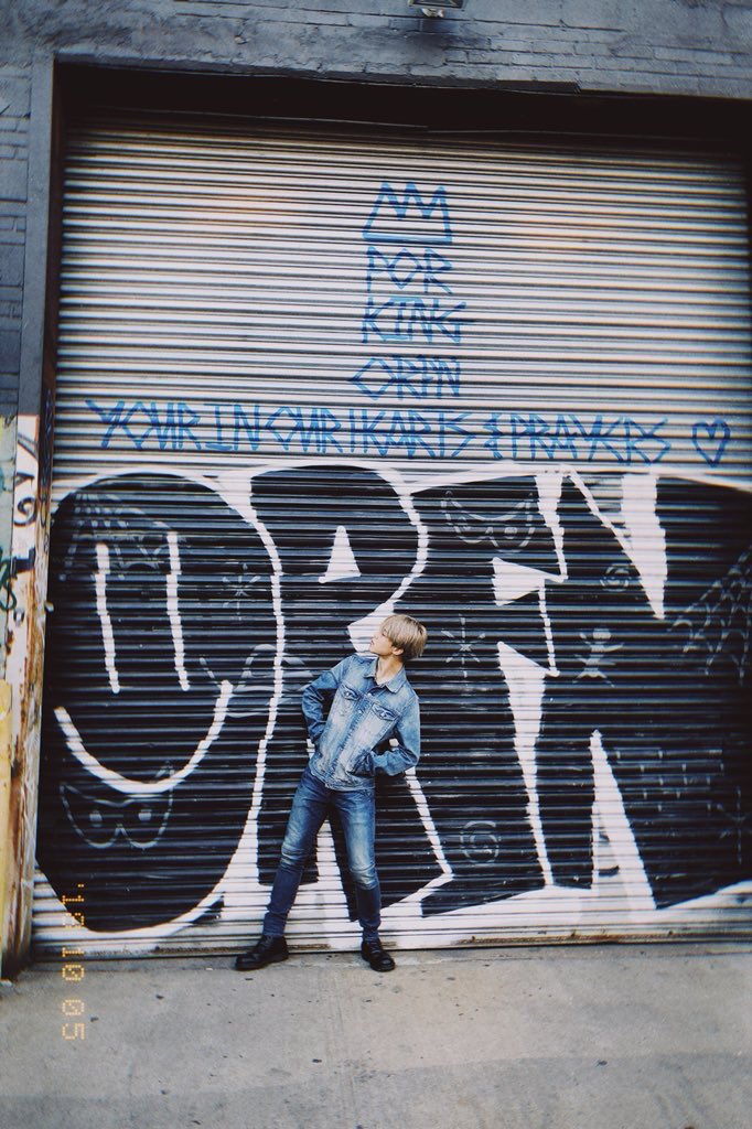 aCugWn7bKIh9swr's tweet image. 絵になるのなんで、
さすがっジミンPOWER💪

@BTS_twt 
#armyRTした人全員フォロー 
#ARMYさんからの猛絡み大歓迎 
#ARMY