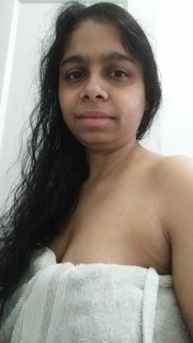 niranjiniiyer's tweet photo. So fresh after a bath.. weekend night to start 😍😘😘😘😘 https://t.co/4Su3l6dNca
